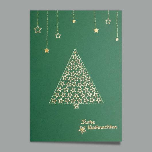 Bild der Weihnachtskarte «Norina» mit gestickter Tanne mit Goldsternen auf Grün