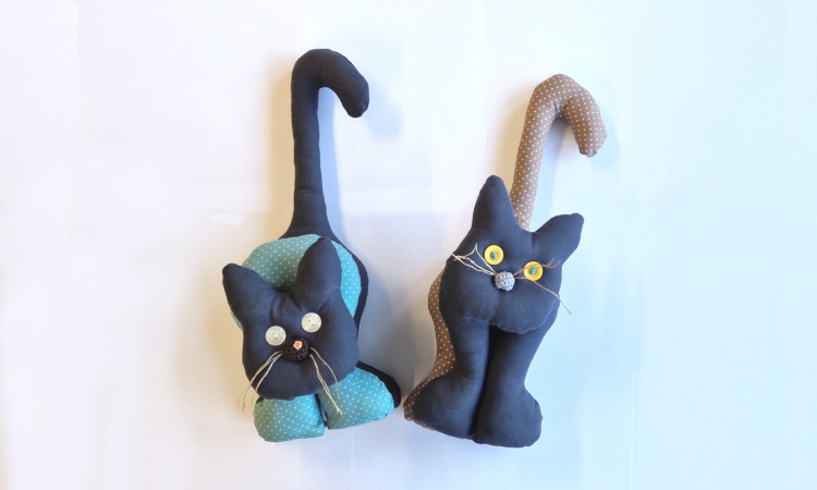 Titelbild Tuerstopper Katzen